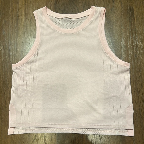 Lululemon Train to Be Tank Top
Strawberry Milkshake Size 4 - Picture 4 of 9
